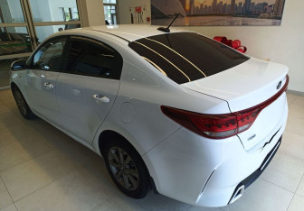 Подержанный автомобиль Kia Rio Sedan 2021 года (6 фото)