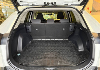 Подержанный автомобиль Toyota RAV4 2020 года (7 фото)