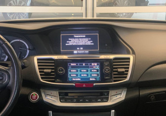 Подержанный автомобиль Honda Accord Sedan 2013 года (12 фото)