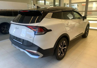 Подержанный автомобиль Kia Sportage 2024 года (4 фото)