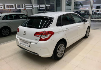 Подержанный автомобиль Citroen C4 Hatchback 2012 года (4 фото)