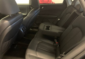 Подержанный автомобиль Kia Optima Sedan 2017 года (9 фото)