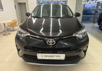 Подержанный автомобиль Toyota RAV4 2019 года (2 фото)
