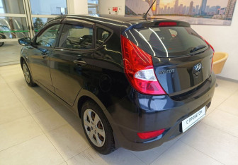 Подержанный автомобиль Hyundai Solaris Hatchback 2012 года (7 фото)