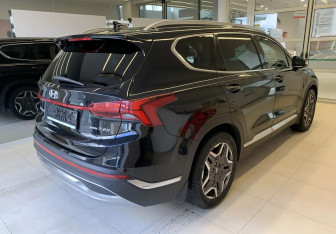 Подержанный автомобиль Hyundai Santa Fe 2021 года (4 фото)