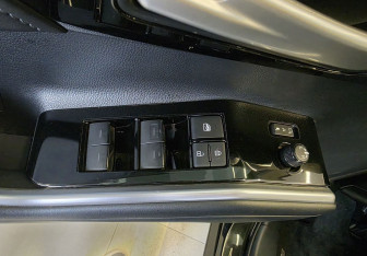 Подержанный автомобиль Toyota Highlander 2023 года (19 фото)