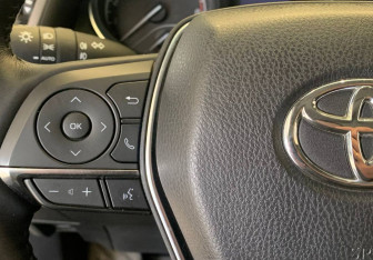 Подержанный автомобиль Toyota Camry Sedan 2020 года (20 фото)