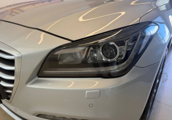 Подержанный автомобиль Hyundai Genesis 2015 года (14 фото)