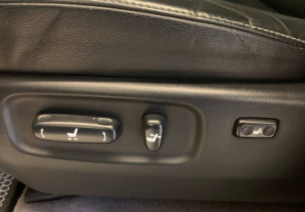 Подержанный автомобиль Toyota Land Cruiser Suv 2014 года (17 фото)