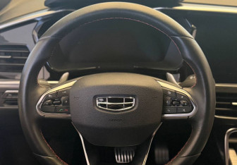 Подержанный автомобиль Geely Tugella 2022 года (16 фото)
