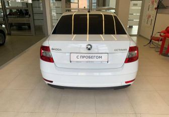 Подержанный автомобиль Skoda Octavia Liftback 2017 года (5 фото)