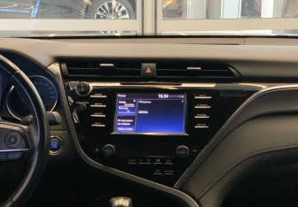 Подержанный автомобиль Toyota Camry Sedan 2021 года (12 фото)