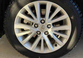 Подержанный автомобиль Toyota Camry Sedan 2015 года (15 фото)