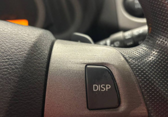 Подержанный автомобиль Toyota RAV4 2011 года (17 фото)