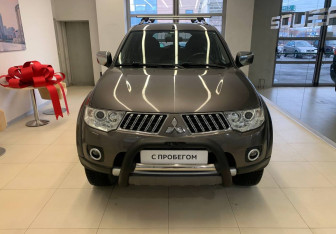 Подержанный автомобиль Mitsubishi Pajero Sport 2012 года (2 фото)
