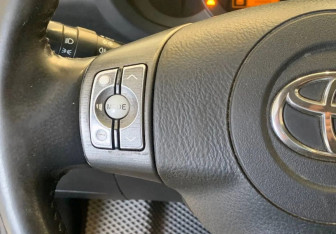 Подержанный автомобиль Toyota RAV4 2011 года (19 фото)