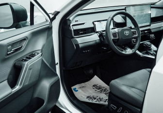 Новый Toyota RAV4 2025 (41 фото)