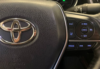 Подержанный автомобиль Toyota Camry Sedan 2019 года (23 фото)