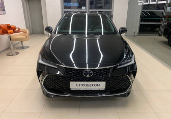 Подержанный автомобиль Toyota Avalon 2022 года (2 фото)