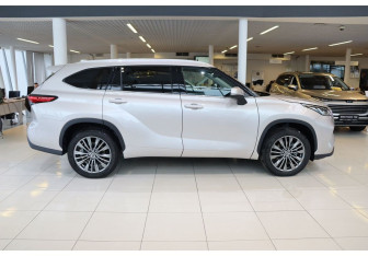 Новый Toyota Highlander 2025 (7 фото)