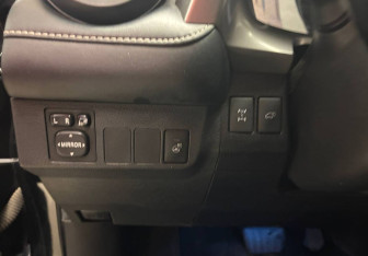 Подержанный автомобиль Toyota RAV4 2018 года (20 фото)