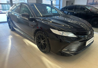 Подержанный автомобиль Toyota Camry Sedan 2019 года (3 фото)