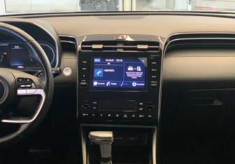 Подержанный автомобиль Hyundai Tucson 2022 года (13 фото)