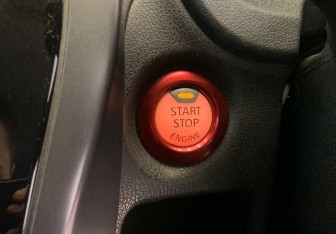 Подержанный автомобиль Nissan Note 2015 года (20 фото)