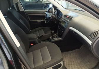 Подержанный автомобиль Skoda Octavia Liftback 2006 года (16 фото)