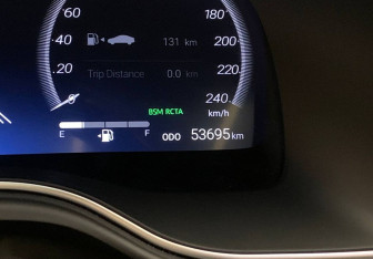 Подержанный автомобиль Toyota Avalon 2022 года (13 фото)