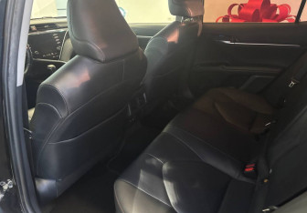 Подержанный автомобиль Toyota Camry Sedan 2019 года (10 фото)
