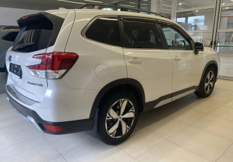 Подержанный автомобиль Subaru Forester Suv 2018 года (4 фото)