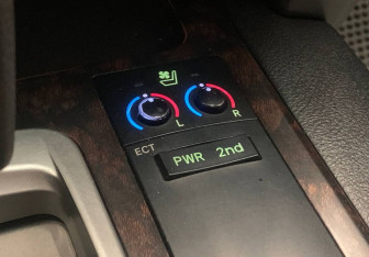 Подержанный автомобиль Toyota Land Cruiser Suv 2014 года (24 фото)