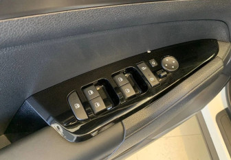 Подержанный автомобиль Kia Sportage 2024 года (17 фото)