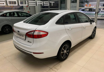 Подержанный автомобиль Ford Fiesta Sedan 2016 года (4 фото)