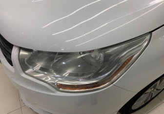 Подержанный автомобиль Citroen C4 Hatchback 2012 года (15 фото)