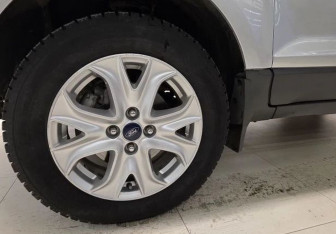 Подержанный автомобиль Ford EcoSport 2015 года (14 фото)