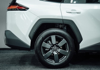 Новый Toyota RAV4 2025 (14 фото)