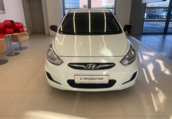 Подержанный автомобиль Hyundai Solaris Sedan 2013 года (2 фото)