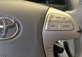 Подержанный автомобиль Toyota Camry Sedan 2007 года (17 фото)