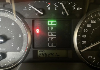 Подержанный автомобиль Toyota Land Cruiser Suv 2012 года (9 фото)
