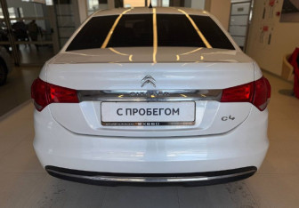 Подержанный автомобиль Citroen C4 Sedan 2014 года (5 фото)