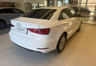 Подержанный автомобиль Audi A3 Sedan 2015 года (4 фото)
