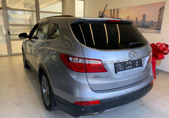 Подержанный автомобиль Hyundai Santa Fe 2013 года (6 фото)