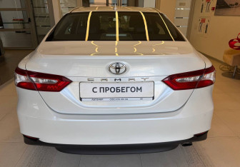 Подержанный автомобиль Toyota Camry Sedan 2020 года (5 фото)