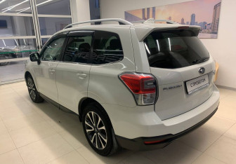Подержанный автомобиль Subaru Forester Suv 2018 года (6 фото)