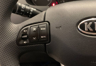 Подержанный автомобиль Kia Ceed Wagon 2011 года (17 фото)