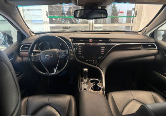 Подержанный автомобиль Toyota Camry Sedan 2019 года (12 фото)