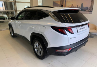 Подержанный автомобиль Hyundai Tucson 2022 года (6 фото)