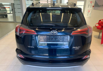 Подержанный автомобиль Toyota RAV4 2019 года (5 фото)